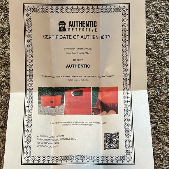 Gorgeous Red Salvatore Ferragamo Wallet - Picture 11 of 11